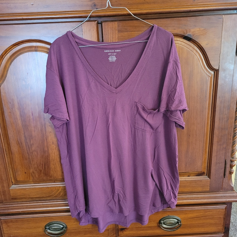 American eagle XL soft & sexy maroon pocket t-shirt